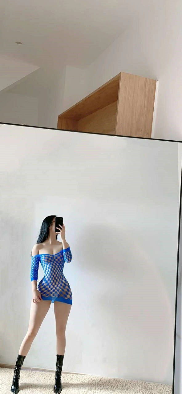 俏妞qiaoniuTT – 蓝色镂空包臀裙【10P】